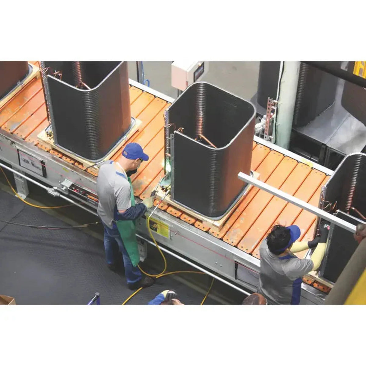 1.5 Ton 14.5 SEER2 R-32 40,000 Btu 80% Afue Goodman Dual Fuel System - Upflow